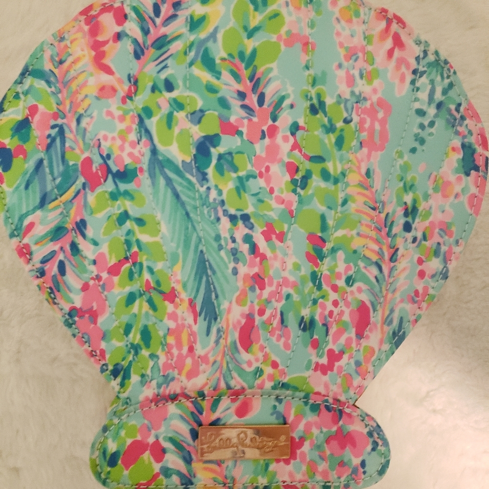 Lilly Pulitzer Shell Brush Cosmetic Case